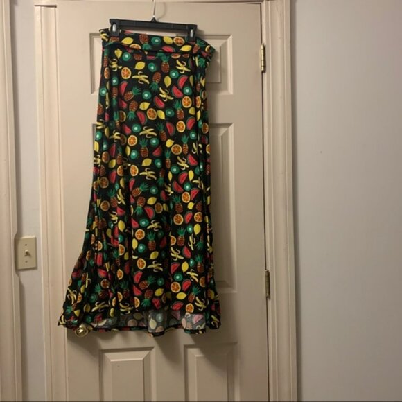 Lularoe size M fruit maxi skirt - Picture 1 of 4